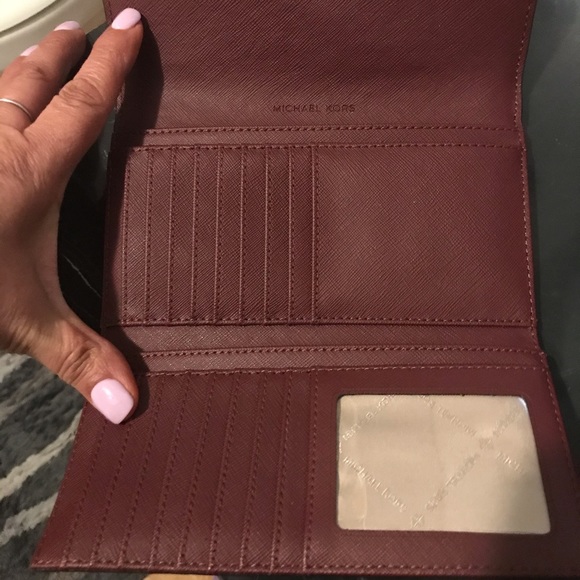 Michael Kors wallet - Picture 2 of 3